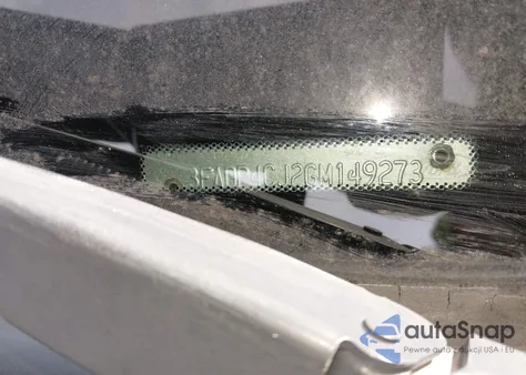 2016 Ford Fiesta Titanium z USA, uszkodzony, nr VIN 3FADP4CJ2GM149273